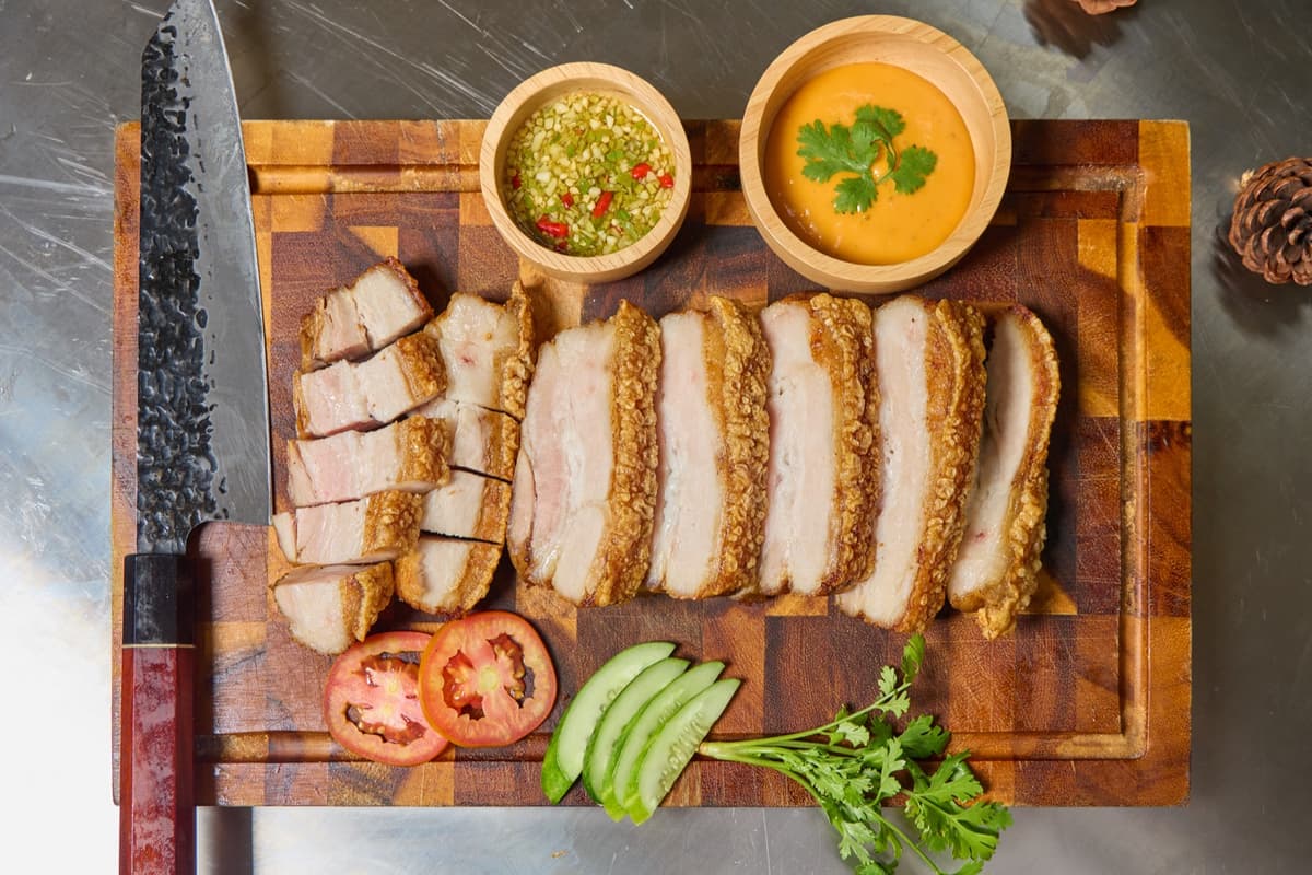 หมูกรอบรมควัน 1 กก.