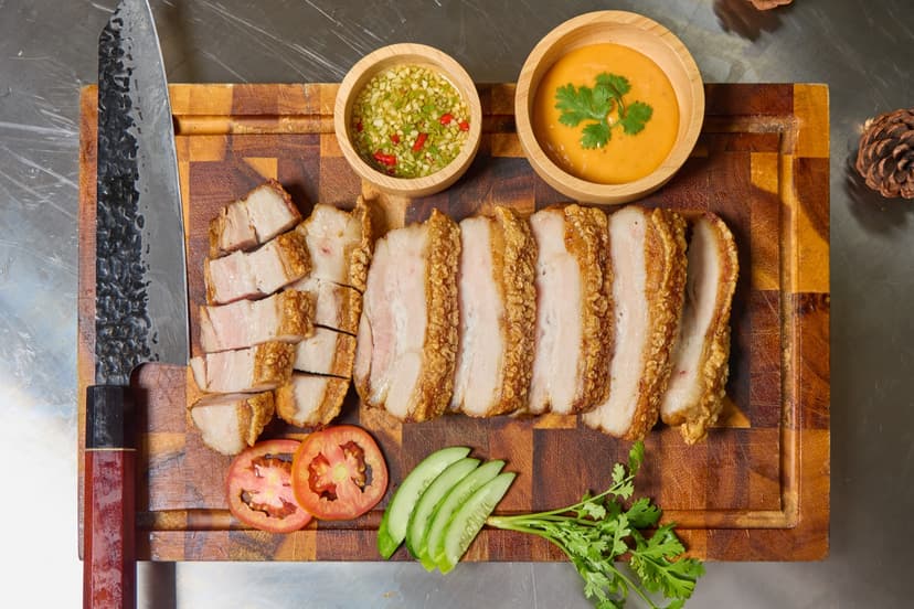 หมูกรอบรมควัน 1 กก.